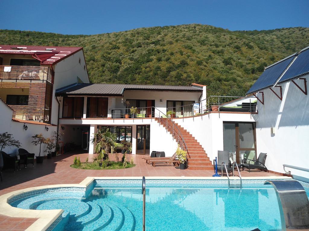 Pensiunea La Dolce Vita Băile Herculane Eksteriør bilde